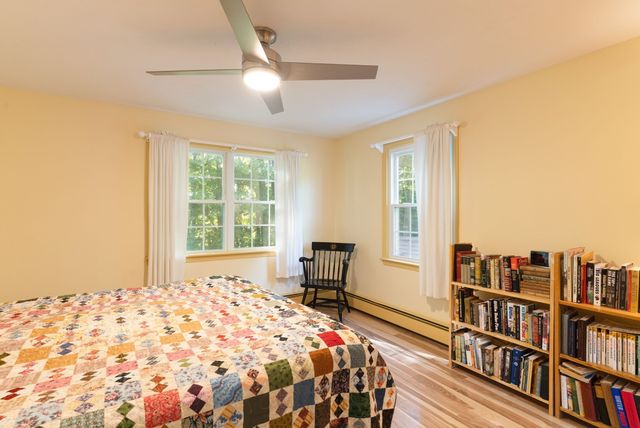 74 Old Farm Rd, Sturbridge, MA 01566