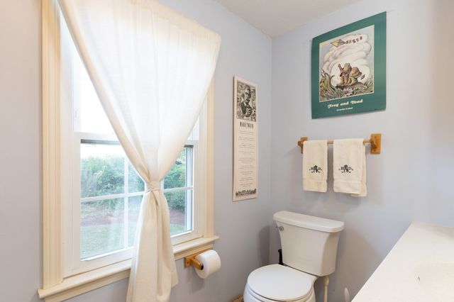 74 Old Farm Rd, Sturbridge, MA 01566