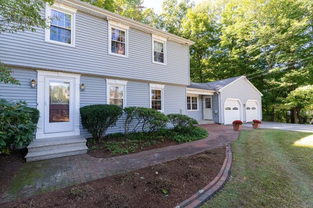 74 Old Farm Rd, Sturbridge, MA 01566