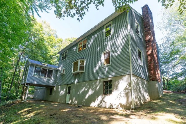 74 Old Farm Rd, Sturbridge, MA 01566