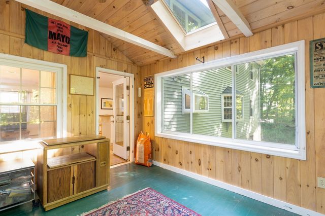 74 Old Farm Rd, Sturbridge, MA 01566