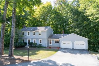 74 Old Farm Rd, Sturbridge, MA 01566