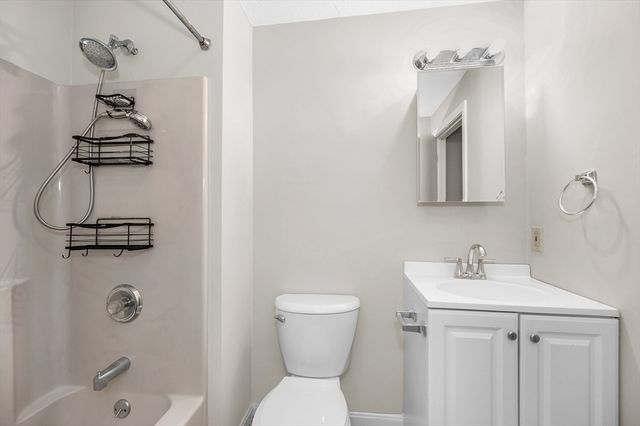 10 Abbey Rd 108, Leominster, MA 01453