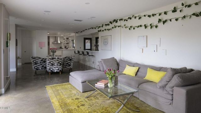 1411 Edgehill Place, Pasadena, CA 91103