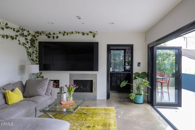 1411 Edgehill Place, Pasadena, CA 91103