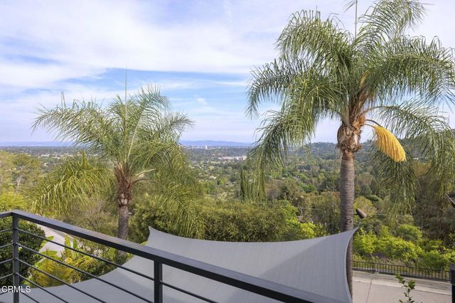 1411 Edgehill Place, Pasadena, CA 91103