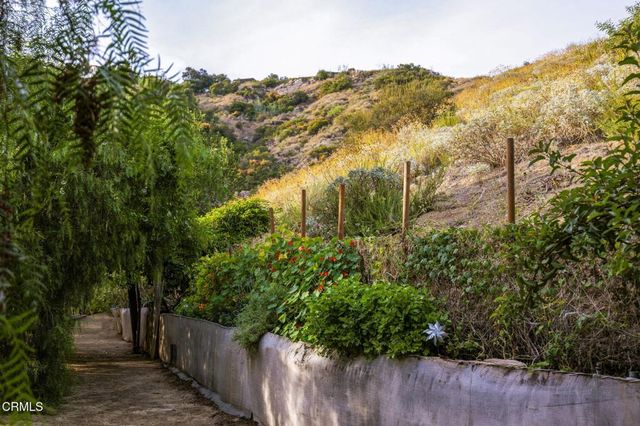 1411 Edgehill Place, Pasadena, CA 91103