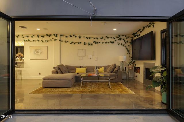 1411 Edgehill Place, Pasadena, CA 91103