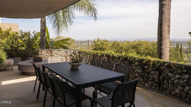 1411 Edgehill Place, Pasadena, CA 91103