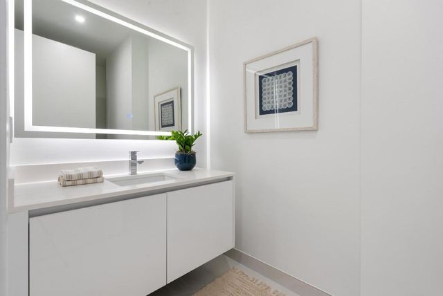 220 Lake Shore Drive 817, Lake Park, FL 33403