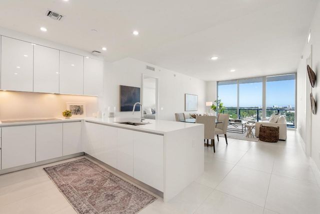 220 Lake Shore Drive 817, Lake Park, FL 33403