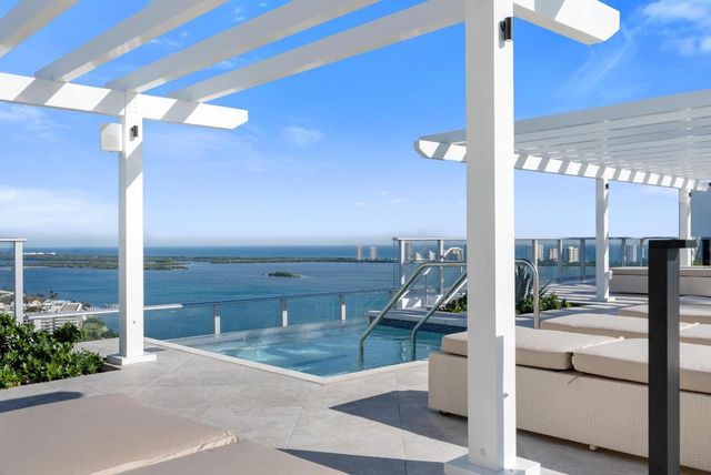 220 Lake Shore Drive 817, Lake Park, FL 33403