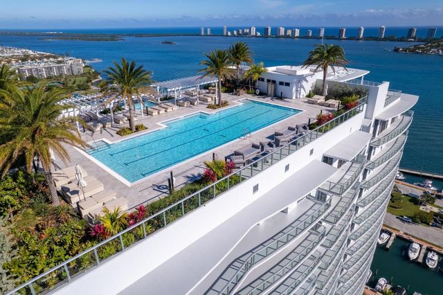 220 Lake Shore Drive 817, Lake Park, FL 33403