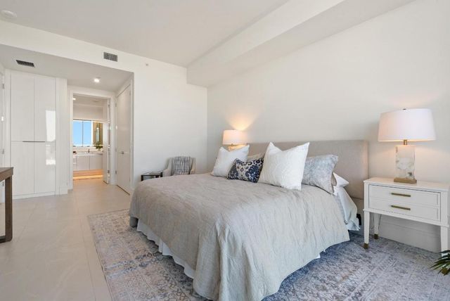 220 Lake Shore Drive 817, Lake Park, FL 33403