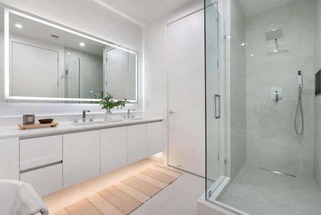 220 Lake Shore Drive 817, Lake Park, FL 33403