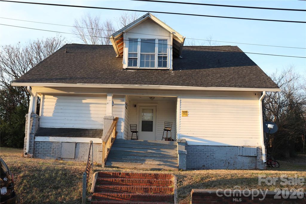 123 E Bell Street, Statesville, NC 28677