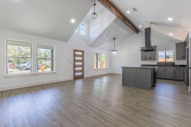1025 Kane Street, Bellmead, TX 76705