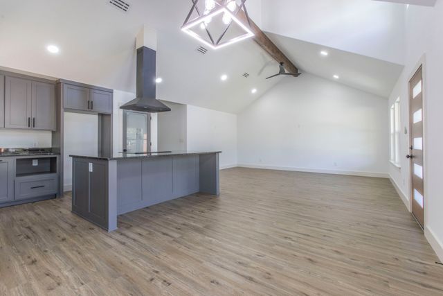 1025 Kane Street, Bellmead, TX 76705
