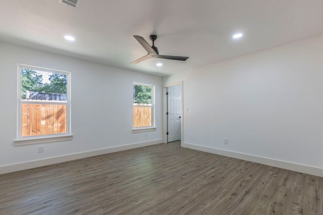 1025 Kane Street, Bellmead, TX 76705
