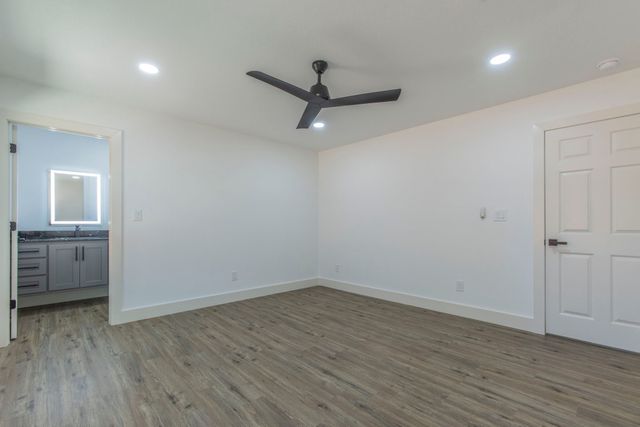 1025 Kane Street, Bellmead, TX 76705