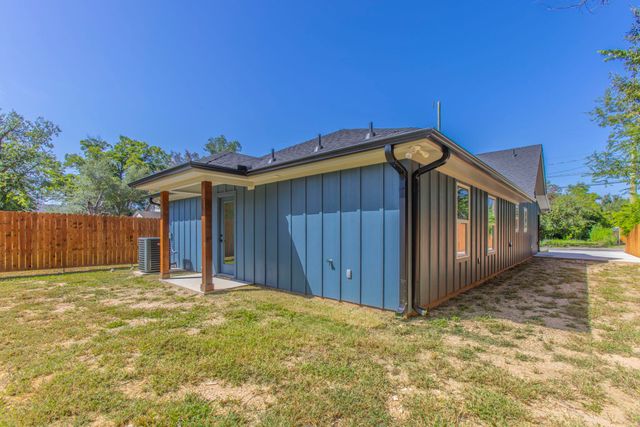 1025 Kane Street, Bellmead, TX 76705