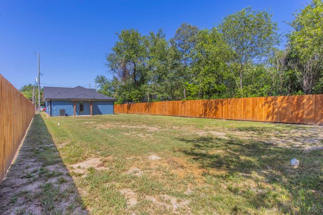 1025 Kane Street, Bellmead, TX 76705
