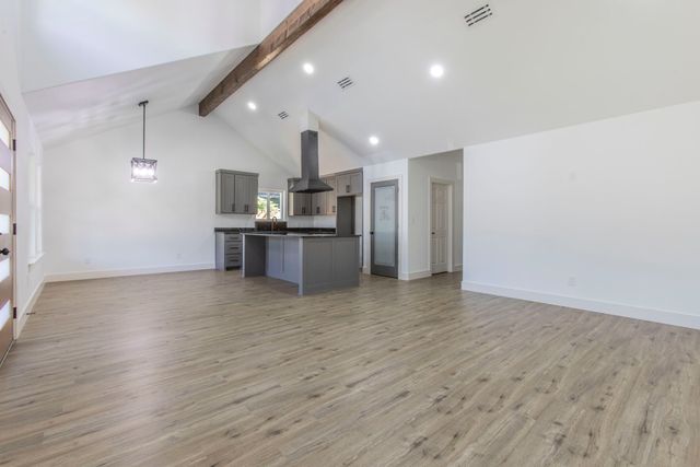 1025 Kane Street, Bellmead, TX 76705