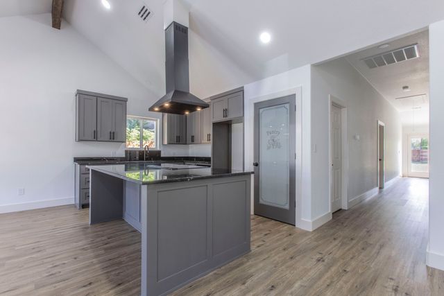 1025 Kane Street, Bellmead, TX 76705