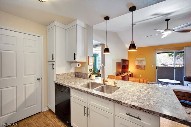 231 West Horizon Ridge Parkway 1227, Henderson, NV 89012