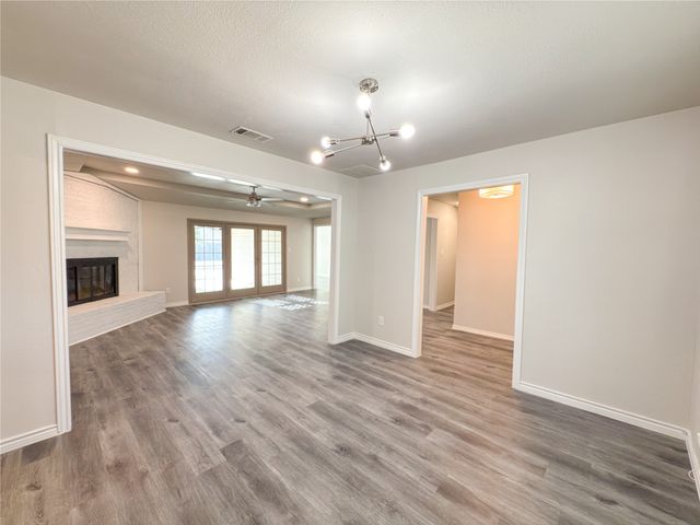 1912 E Branch Hollow Drive, Carrollton, TX 75007