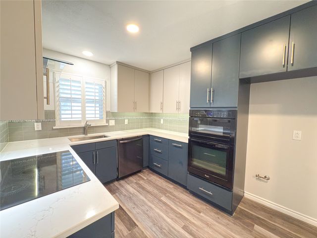 1912 E Branch Hollow Drive, Carrollton, TX 75007