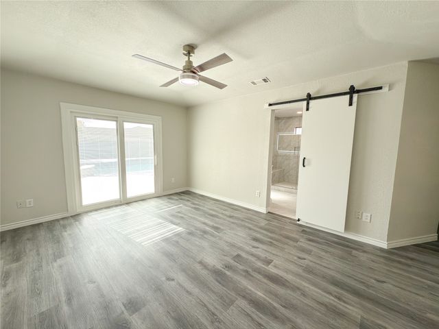 1912 E Branch Hollow Drive, Carrollton, TX 75007