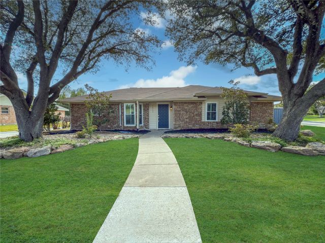 1912 E Branch Hollow Drive, Carrollton, TX 75007