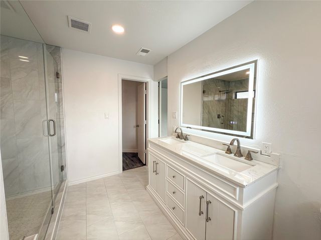 1912 E Branch Hollow Drive, Carrollton, TX 75007