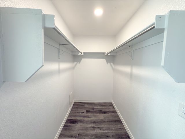 1912 E Branch Hollow Drive, Carrollton, TX 75007