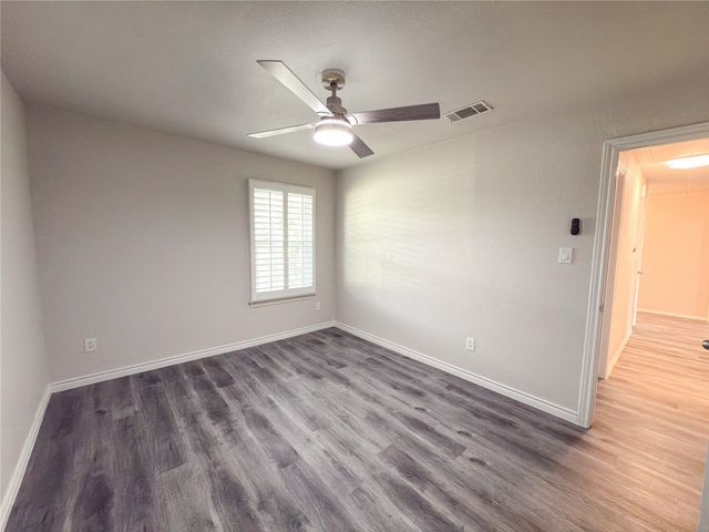 1912 E Branch Hollow Drive, Carrollton, TX 75007