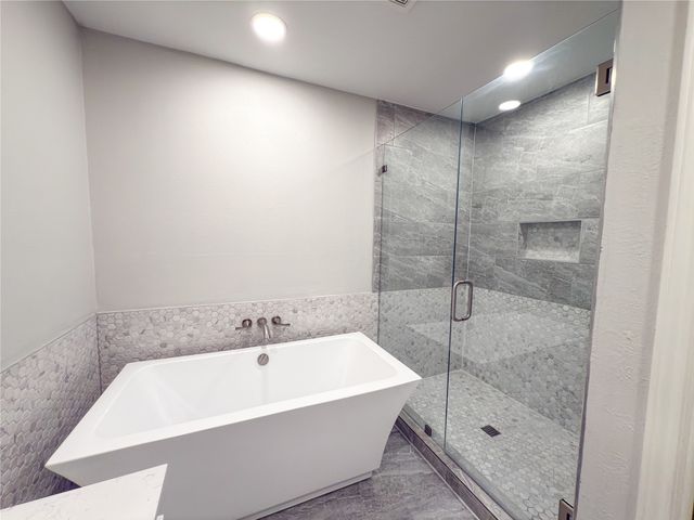 1912 E Branch Hollow Drive, Carrollton, TX 75007