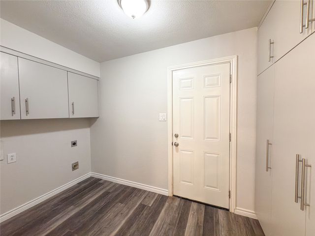 1912 E Branch Hollow Drive, Carrollton, TX 75007