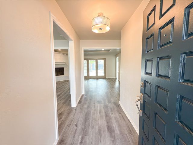 1912 E Branch Hollow Drive, Carrollton, TX 75007