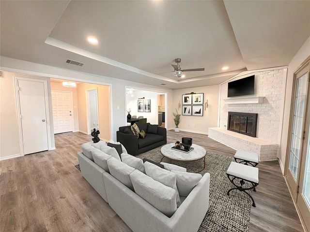 1912 E Branch Hollow Drive, Carrollton, TX 75007