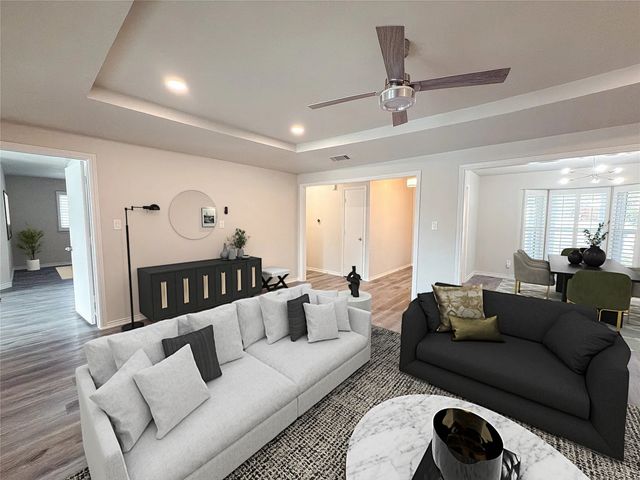 1912 E Branch Hollow Drive, Carrollton, TX 75007