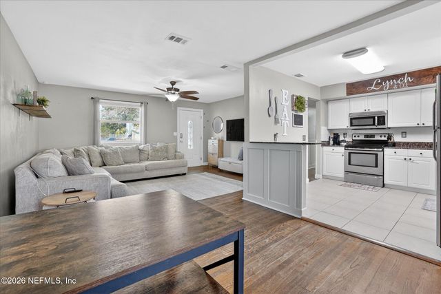 11259 SOFORENKO Drive, Jacksonville, FL 32218