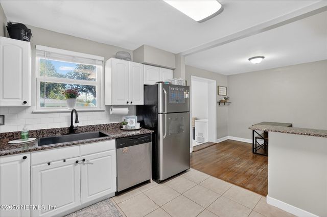 11259 SOFORENKO Drive, Jacksonville, FL 32218