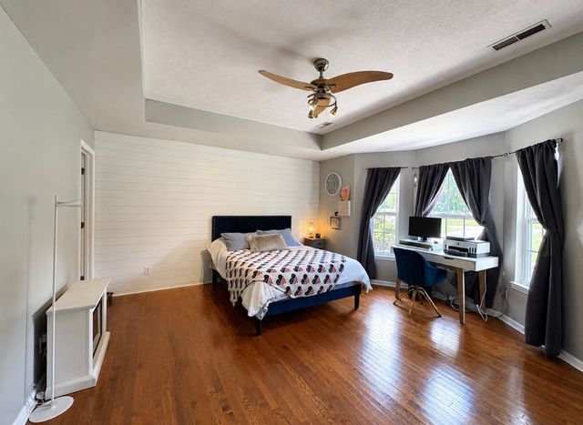 1013 S Tidwell Rd, Bon Aqua, TN 37025