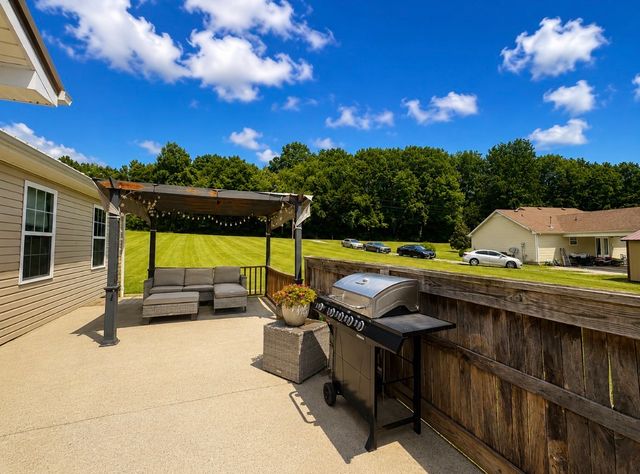 1013 S Tidwell Rd, Bon Aqua, TN 37025