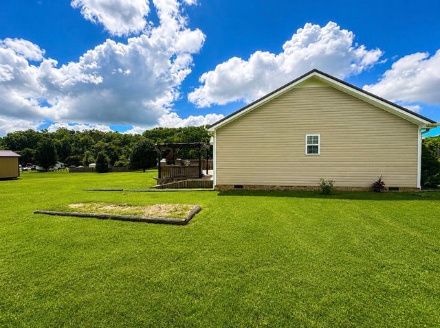 1013 S Tidwell Rd, Bon Aqua, TN 37025