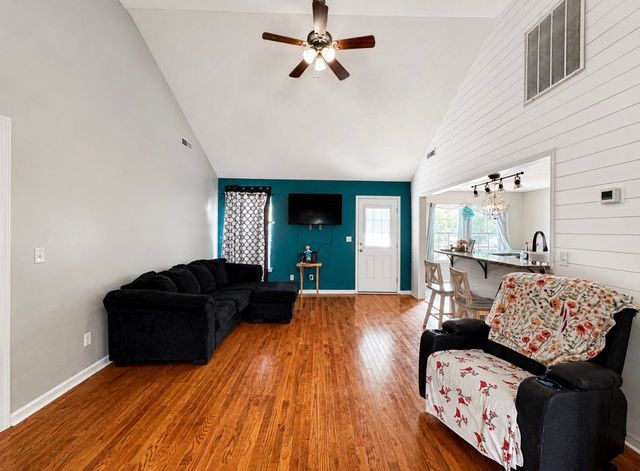 1013 S Tidwell Rd, Bon Aqua, TN 37025