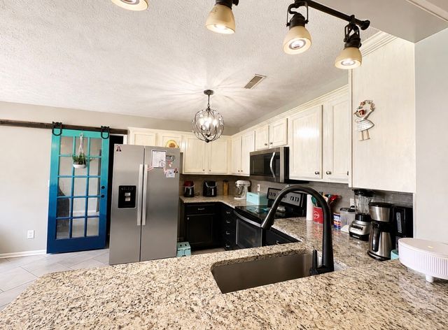 1013 S Tidwell Rd, Bon Aqua, TN 37025