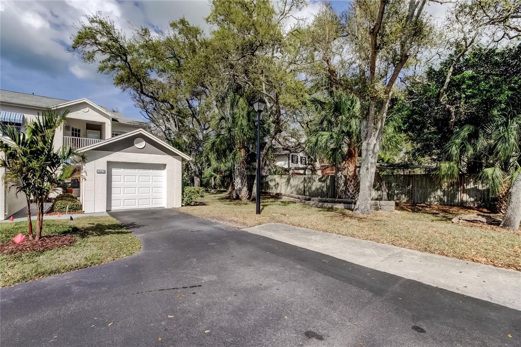 Image 1 of property listing at 11303 SHIPWATCH LANE 1865, Largo, FL 33774