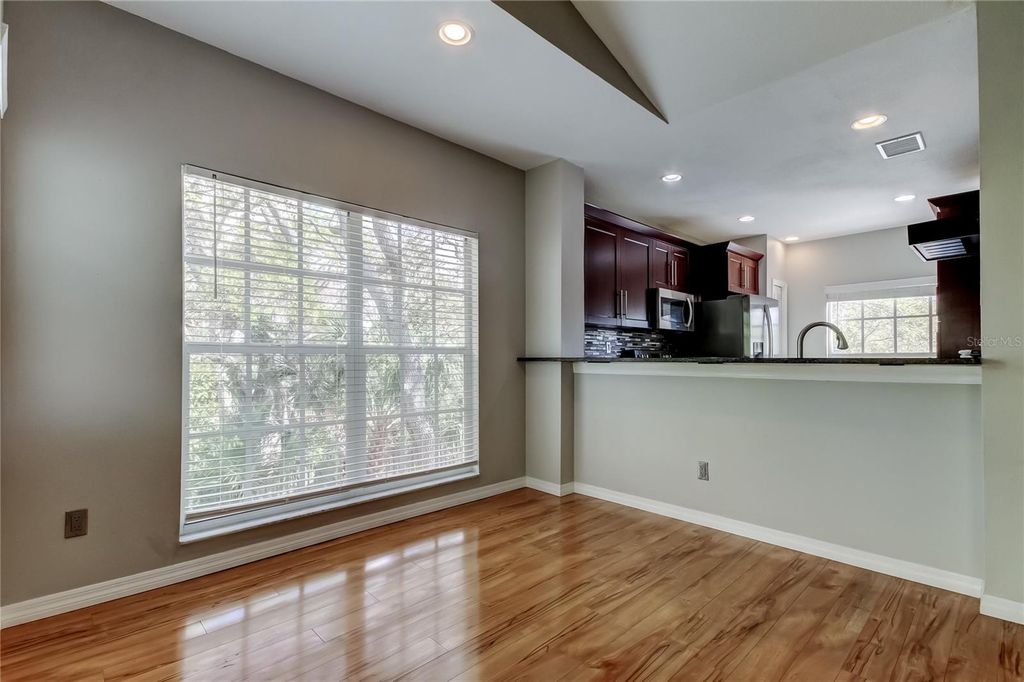 Image 15 of property listing at 11303 SHIPWATCH LANE 1865, Largo, FL 33774